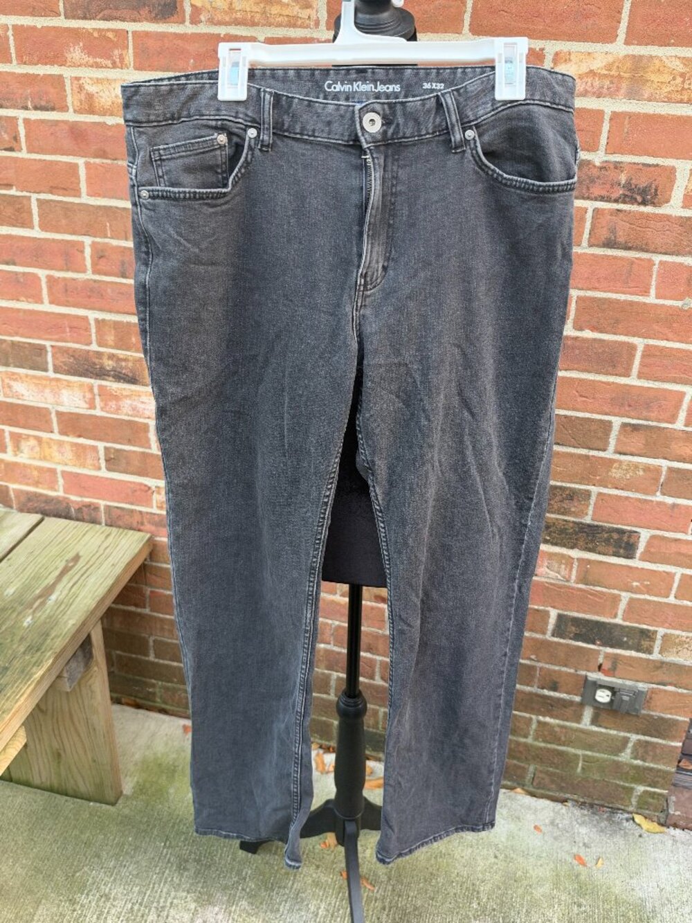 Calvin Klein Jeans Mens 36x32 Gray Straight Leg Stretch Denim Pants